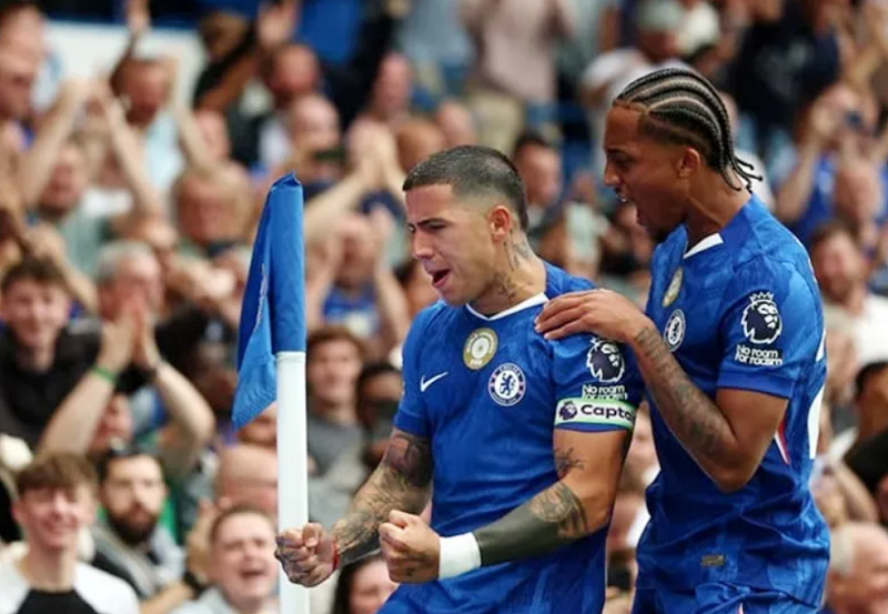 Joao Pedro bất ngờ ra sân dù xin nghỉ, Maresca lên tiếng giải thích