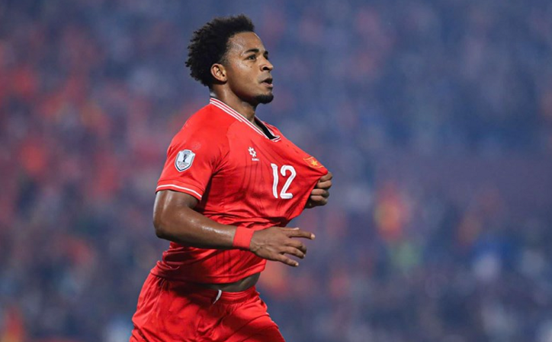 Nguyễn Xuân Son trở lại Việt Nam, hội ngộ đồng đội tuyển quốc gia